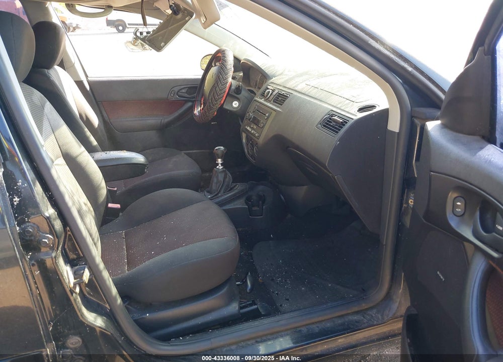2005 FORD FOCUS ZX4 VIN: 1FAFP38Z85W103106
