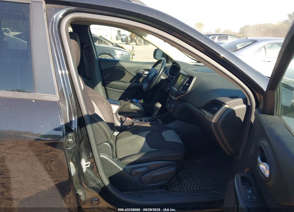 2014 JEEP CHEROKEE VIN: 1C4PJLCS8EW299834