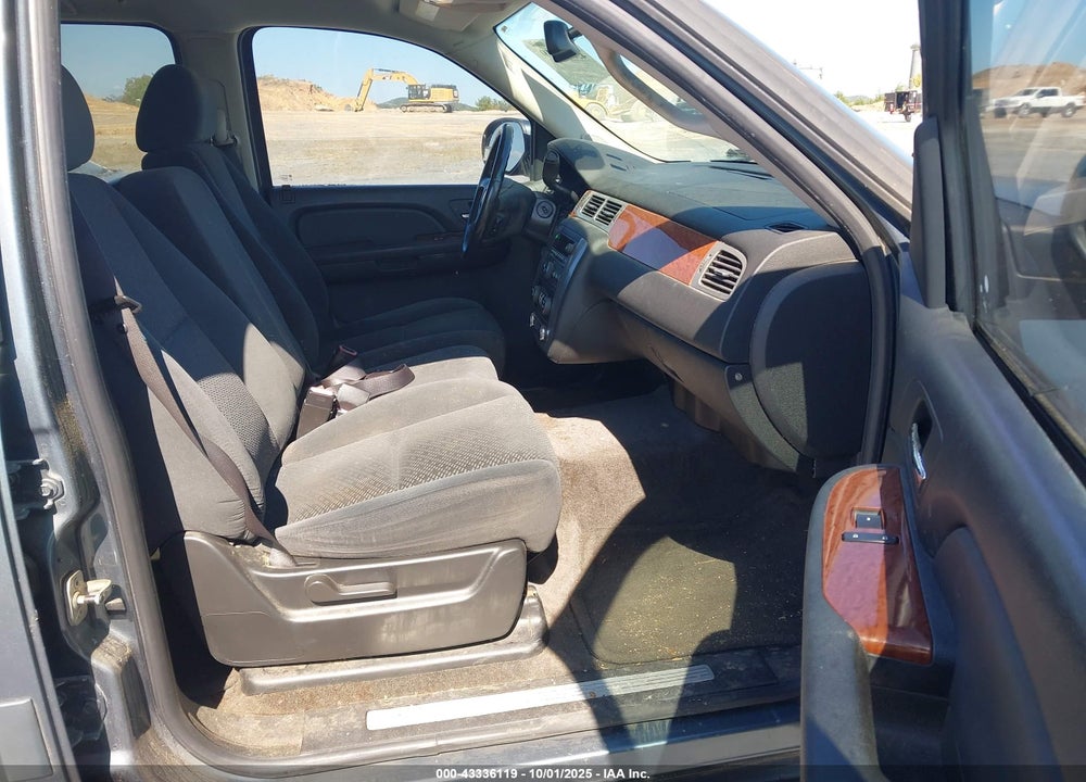 2008 GMC YUKON XL 1500 SLE VIN: 1GKFC160X8J208945