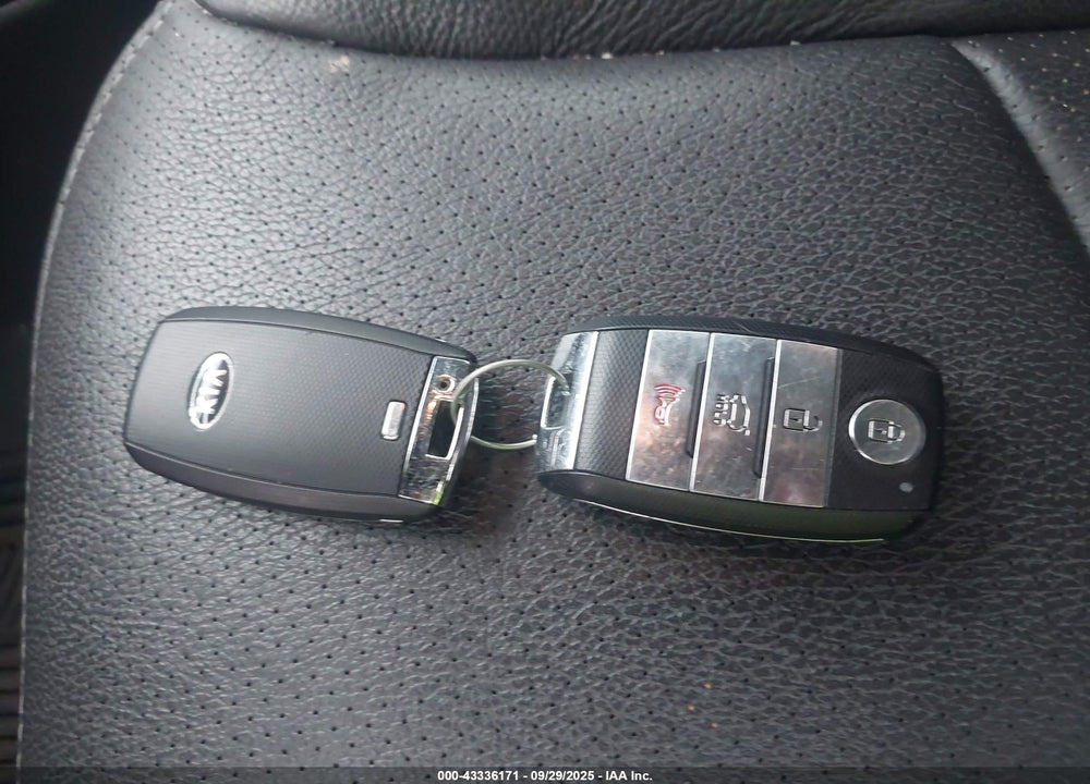 2015 KIA SORENTO VIN: 5XYKU4A77FG636269