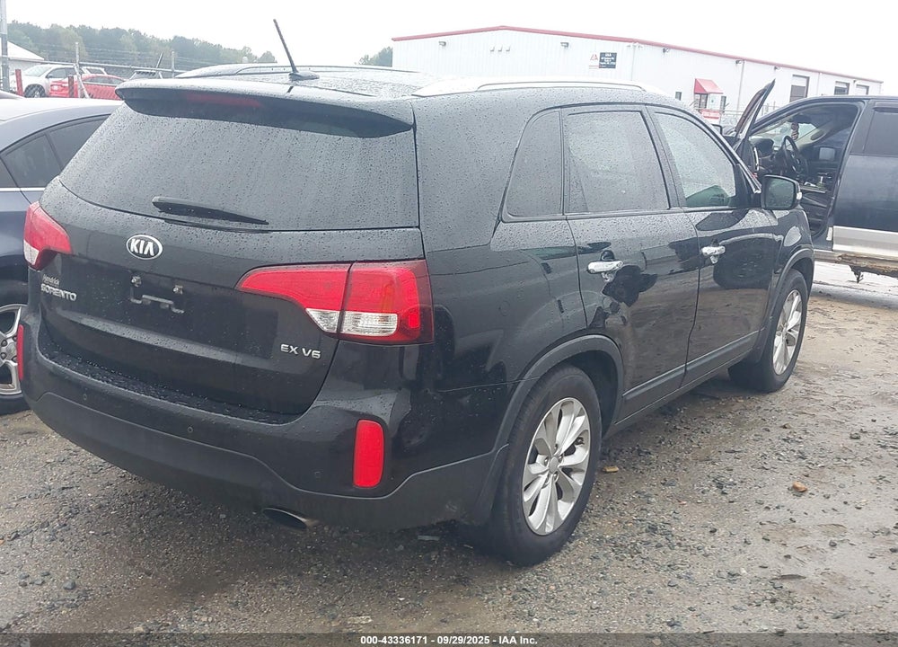 2015 KIA SORENTO VIN: 5XYKU4A77FG636269