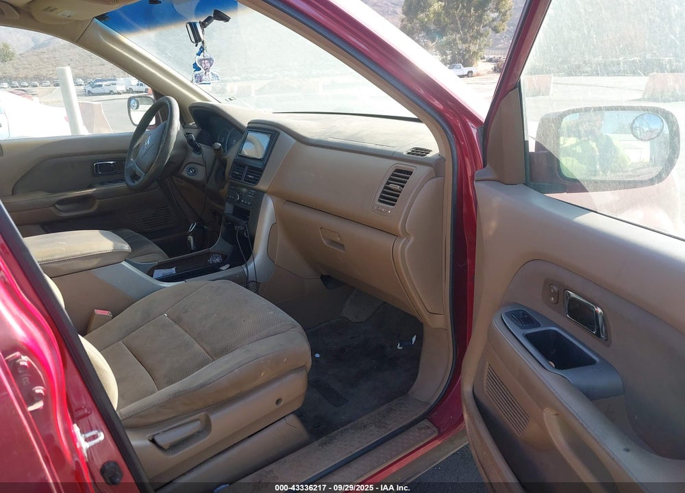 2006 HONDA PILOT EX VIN: 5FNYF284X6B033831