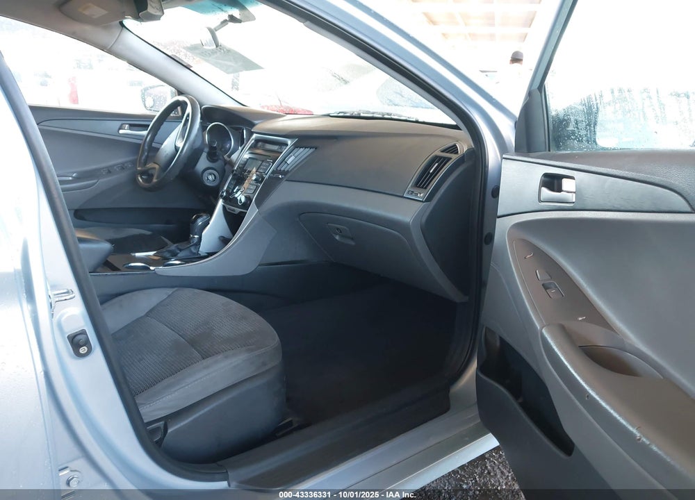 2011 HYUNDAI SONATA VIN: 5NPEB4AC1BH048984