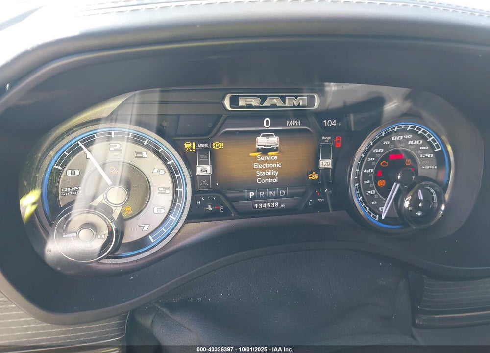 2019 RAM 1500 LIMITED 4X4 5'7 BOX VIN: 1C6SRFHT2KN823400
