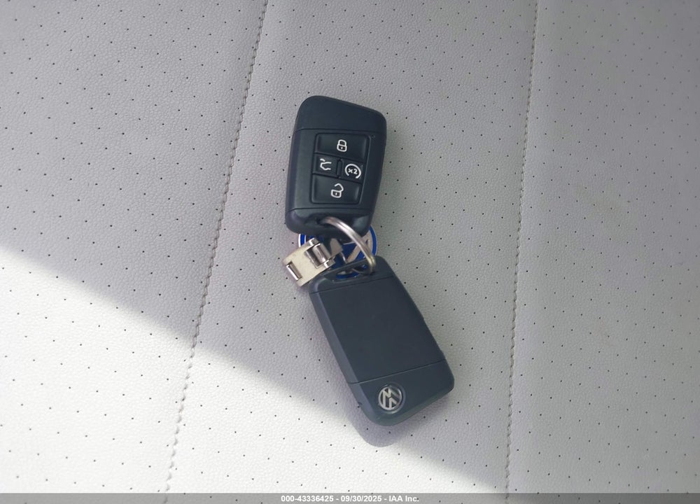 2018 VOLKSWAGEN TIGUAN 2.0T SE/2.0T SEL VIN: 3VV2B7AX8JM052595