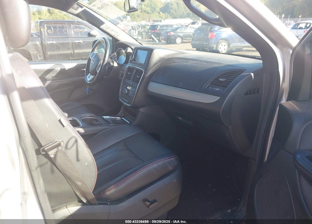 2017 DODGE GRAND CARAVAN GT VIN: 2C4RDGEG7HR814125