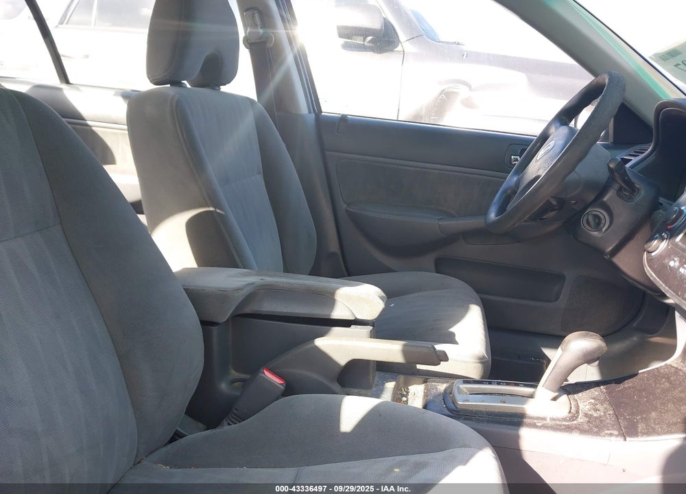 2005 HONDA CIVIC LX VIN: 2HGES16525H511075