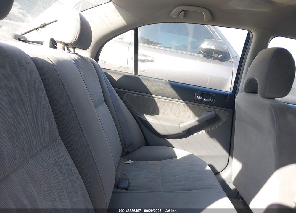 2005 HONDA CIVIC LX VIN: 2HGES16525H511075