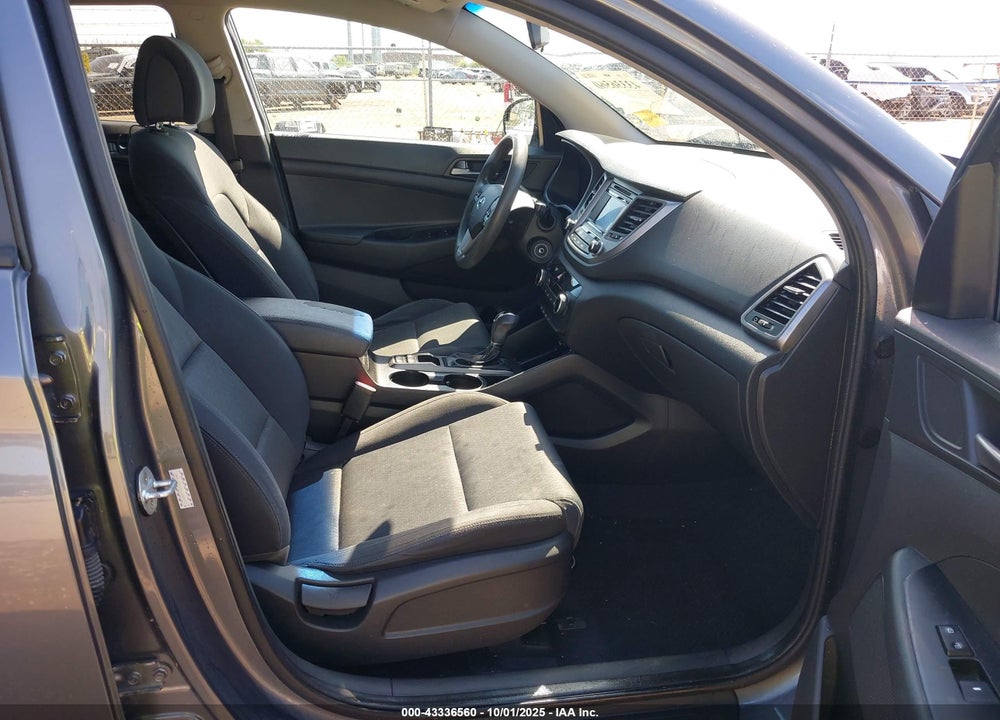 2017 HYUNDAI TUCSON VIN: KM8J33A48HU499953