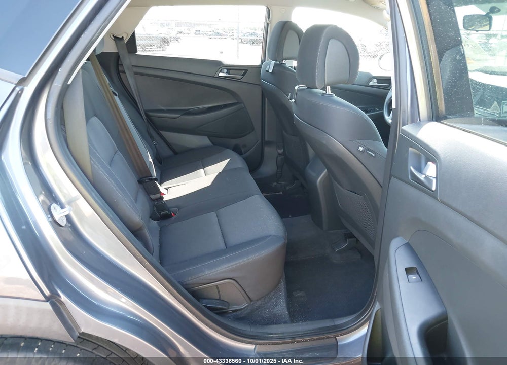 2017 HYUNDAI TUCSON VIN: KM8J33A48HU499953