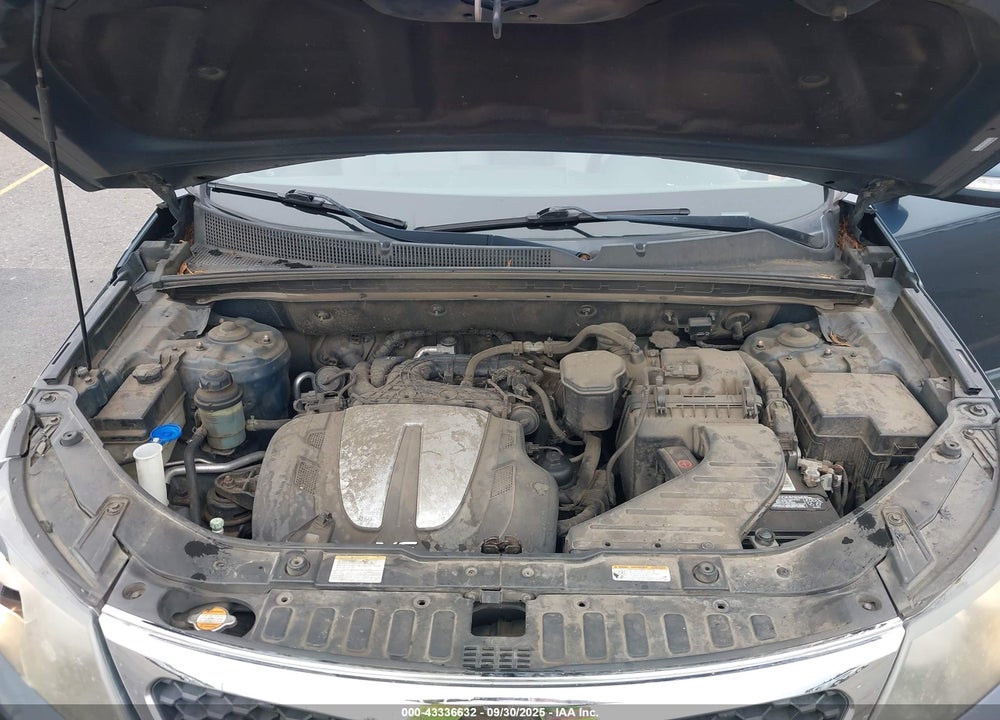 2011 KIA SORENTO LX V6 VIN: 5XYKT4A22BG093219