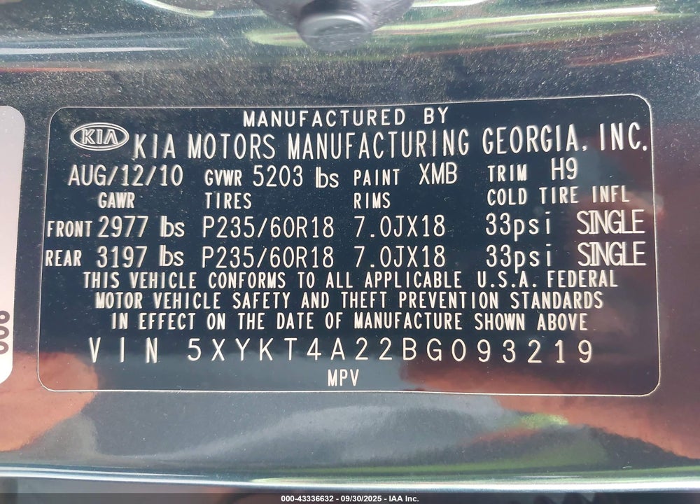 2011 KIA SORENTO LX V6 VIN: 5XYKT4A22BG093219