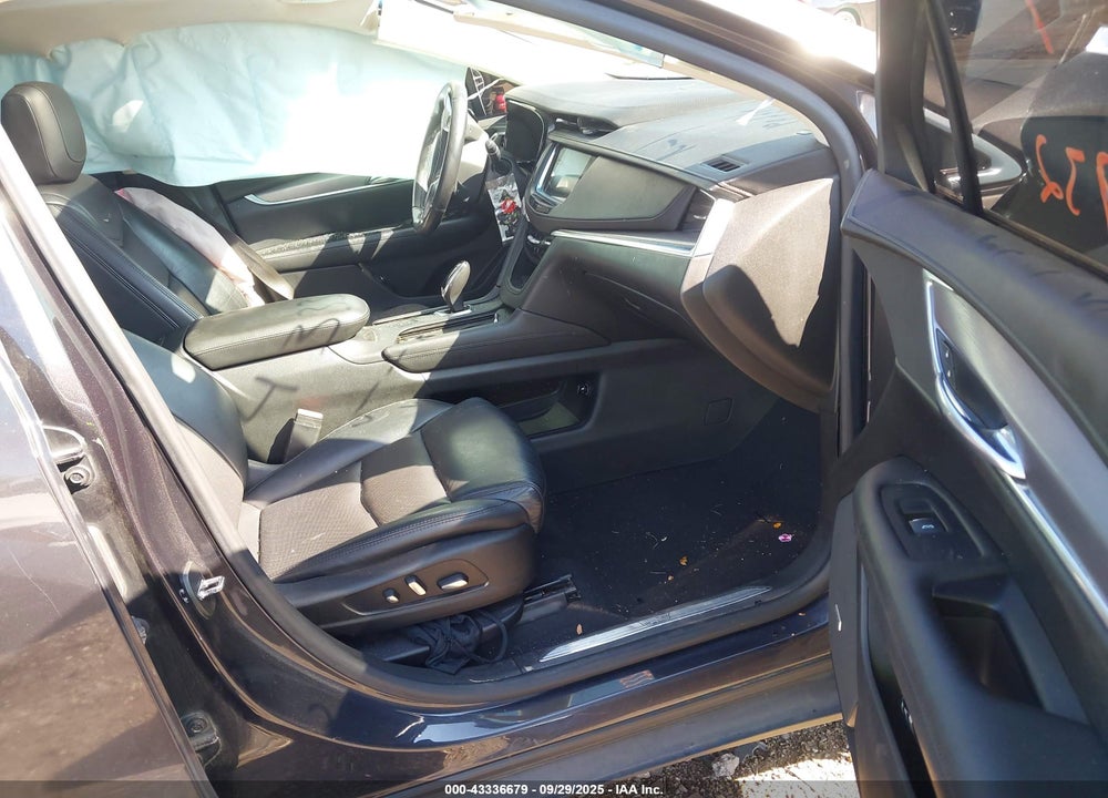 2017 CADILLAC XT5 LUXURY VIN: 1GYKNDRS1HZ212932