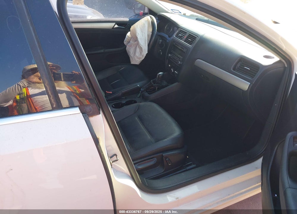 2013 VOLKSWAGEN JETTA VIN: 3VWDP7AJ8DM382906