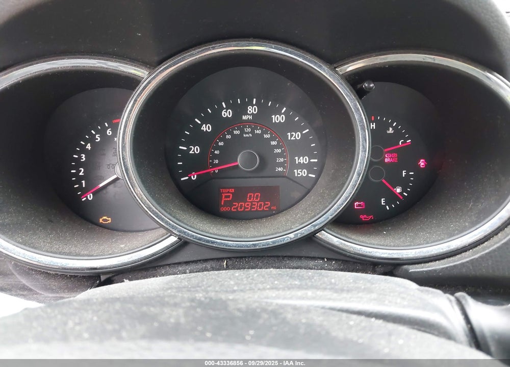 2011 KIA SORENTO VIN: 5XYKU4A16BG055223