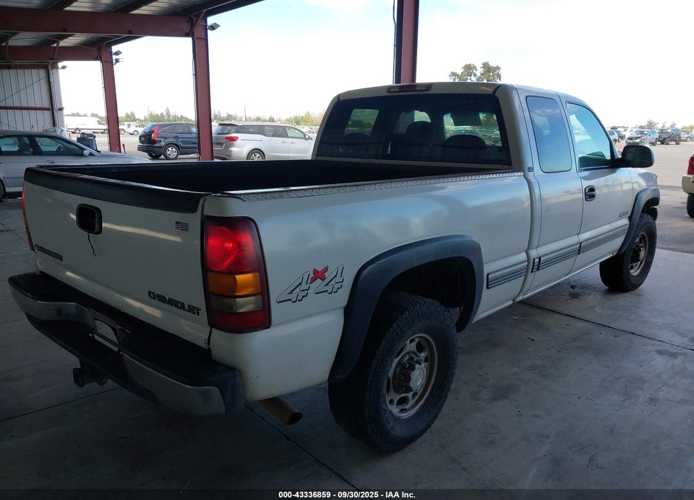 1999 CHEVROLET SILVERADO 2500 LS VIN: 1GCGK29U8XZ124095