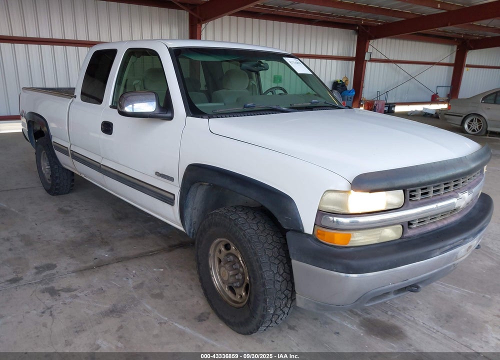1999 CHEVROLET SILVERADO 2500 LS VIN: 1GCGK29U8XZ124095