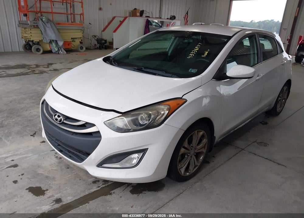 2013 HYUNDAI ELANTRA VIN: KMHD35LE9DU124324