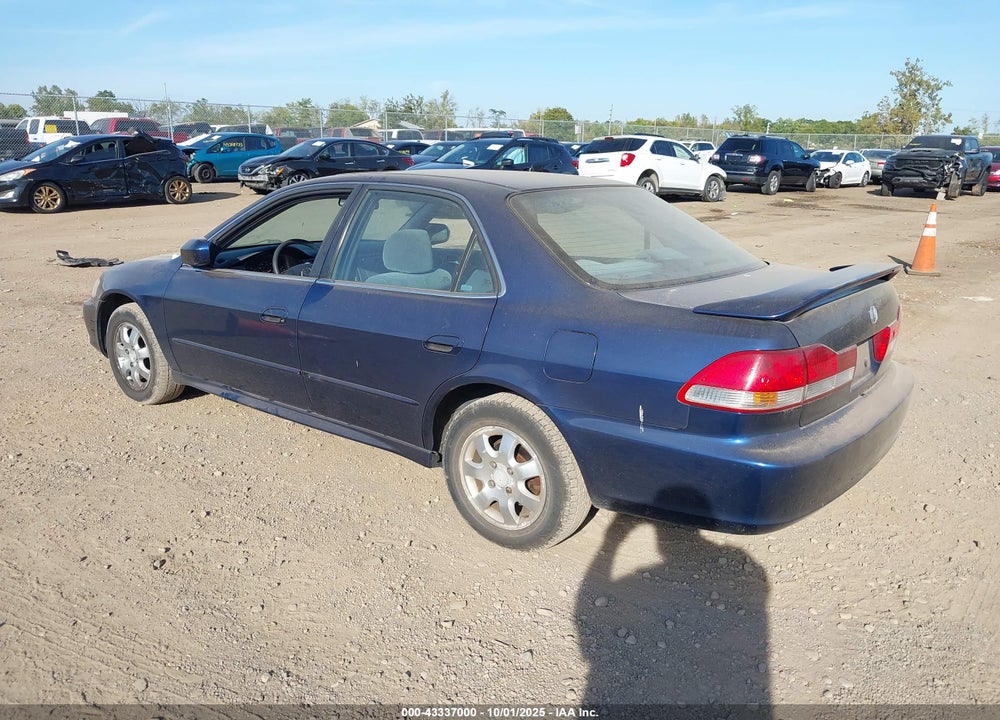 2001 HONDA ACCORD 2.3 EX VIN: 1HGCG56641A088646