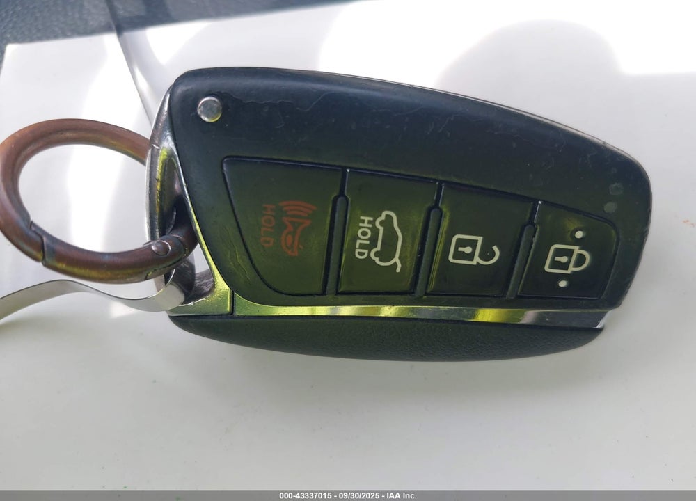 2014 HYUNDAI SANTA FE VIN: 5XYZUDLB3EG228902