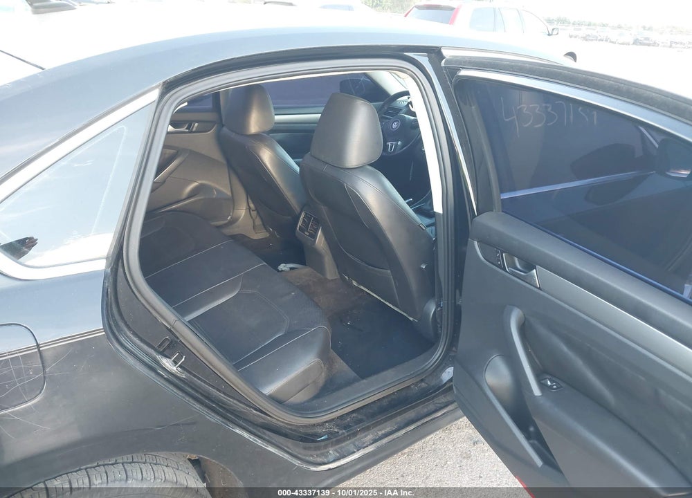 2014 VOLKSWAGEN PASSAT 1.8T SE VIN: 1VWBS7A32EC091716