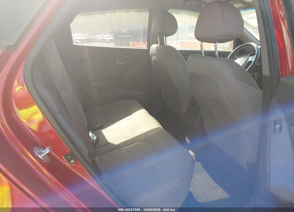 2014 HYUNDAI TUCSON VIN: KM8JTCAF1EU833625