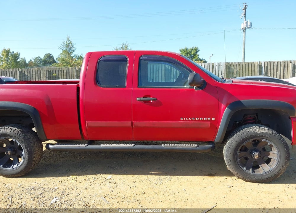 2008 CHEVROLET SILVERADO 1500 LT2 VIN: 2GCEK19J981275223