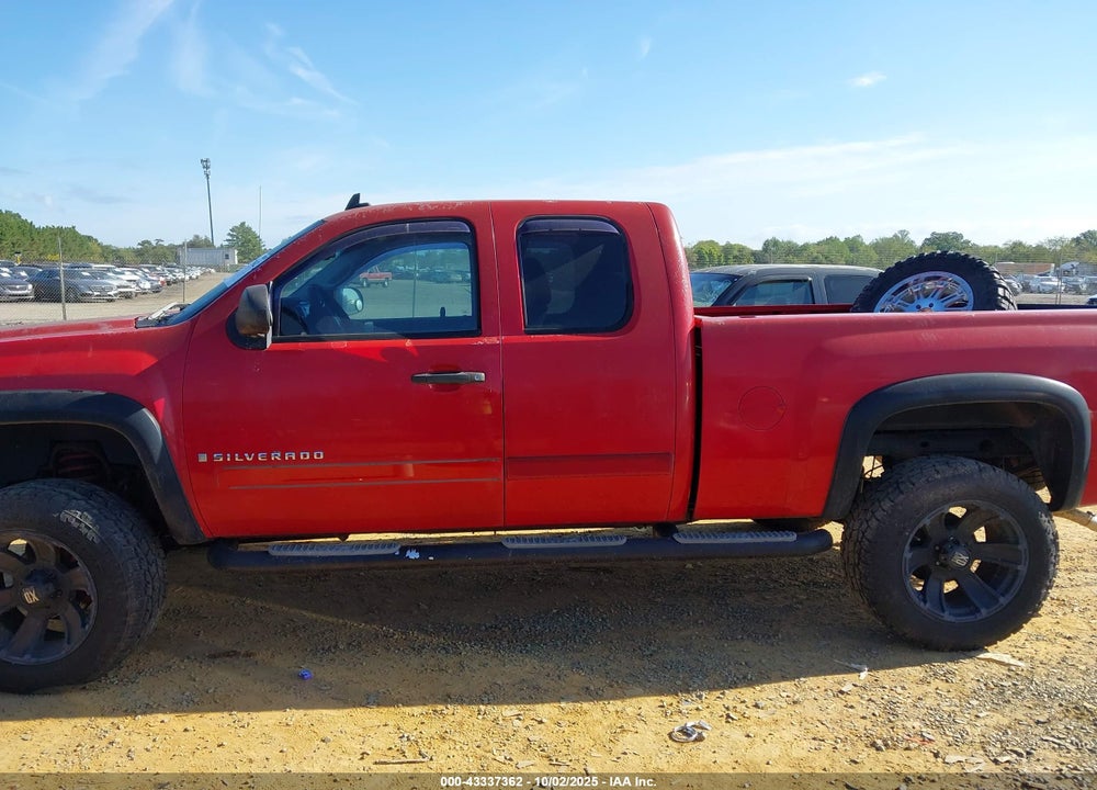2008 CHEVROLET SILVERADO 1500 LT2 VIN: 2GCEK19J981275223
