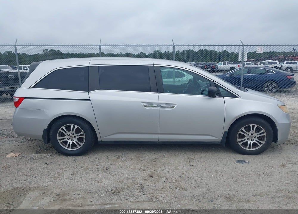 2011 HONDA ODYSSEY EX-L VIN: 5FNRL5H68BB005682
