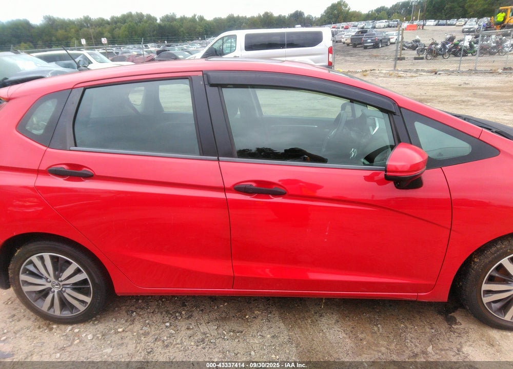2015 HONDA FIT VIN: 3HGGK5G87FM720579