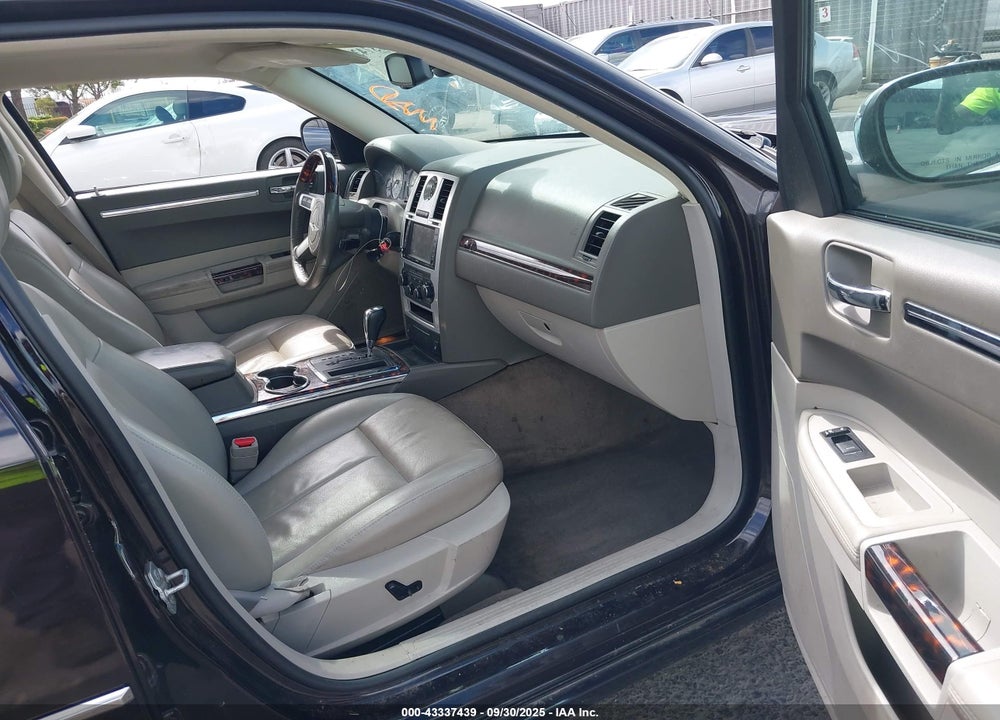2010 CHRYSLER 300 VIN: 2C3CA3CV9AH161712