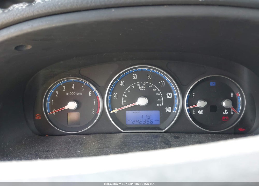 2008 HYUNDAI SANTA FE VIN: 5NMSH13E18H170524