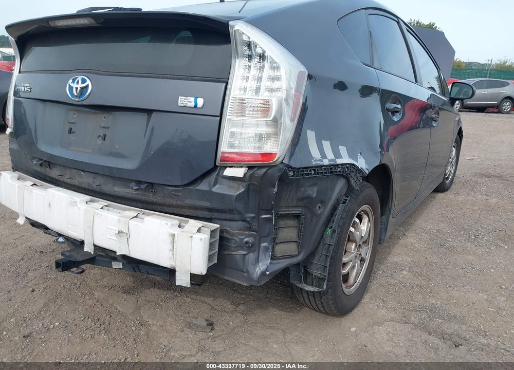 2011 TOYOTA PRIUS TWO VIN: JTDKN3DU9B1459422