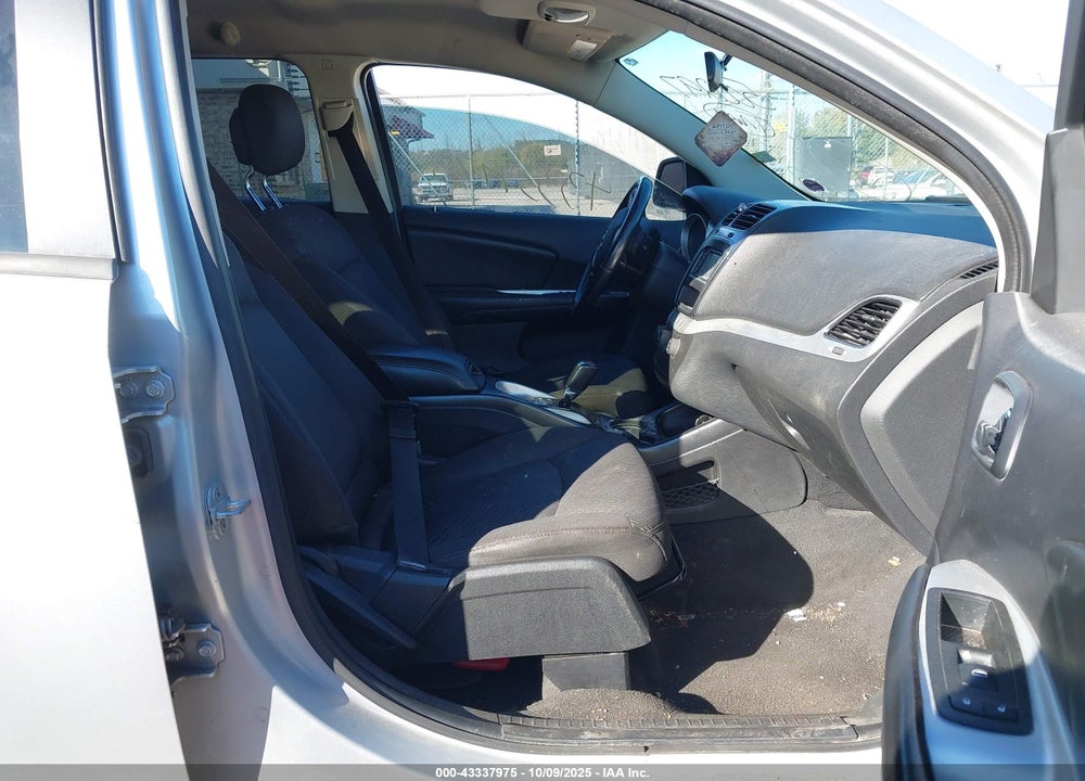2011 DODGE JOURNEY VIN: 3D4PH1FG2BT500297