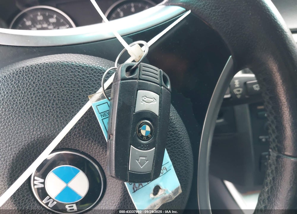 2011 BMW 3 SERIES VIN: WBAPL5C51BA918909