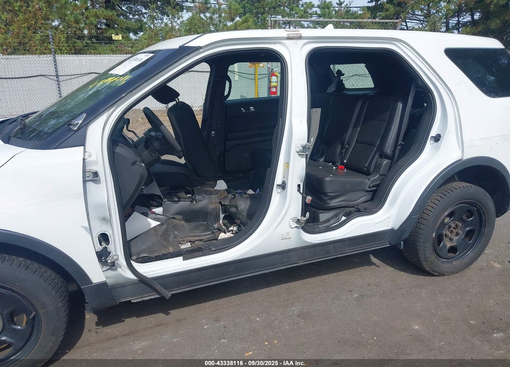 2014 FORD POLICE INTERCEPTOR UTILITY VIN: 1FM5K8AR2EGA50467