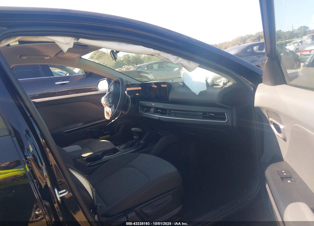 2025 KIA K4 LXS VIN: 3KPFT4DEXSE134006