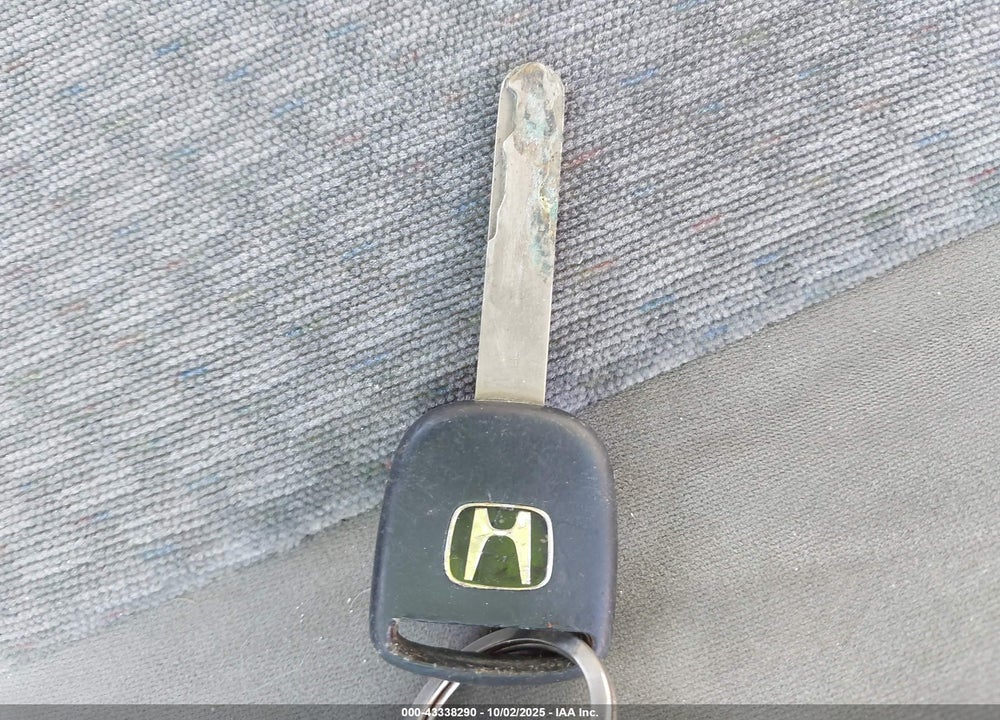 2005 HONDA CIVIC VP VIN: 2HGES16305H629916