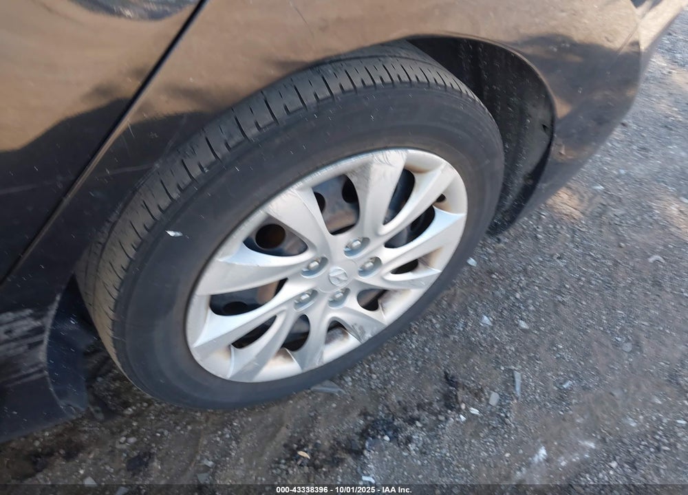 2013 HYUNDAI ELANTRA GLS VIN: 5NPDH4AE4DH228880