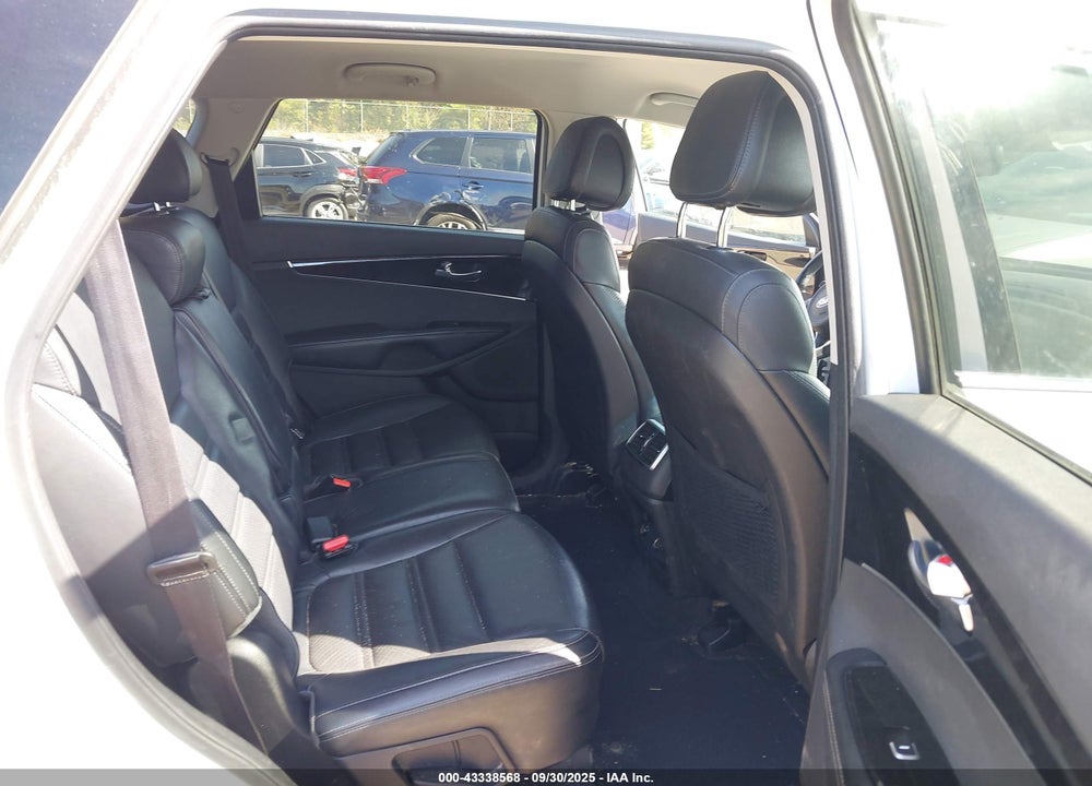 2016 KIA SORENTO VIN: 5XYPHDA54GG118050