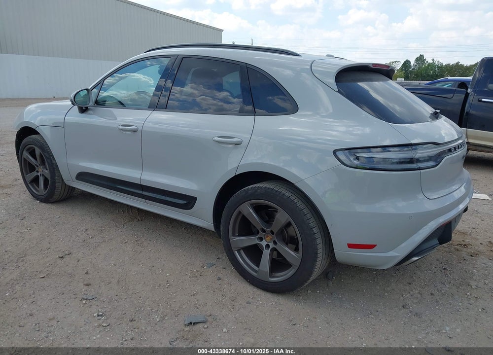 2022 PORSCHE MACAN VIN: WP1AA2A53NLB11184