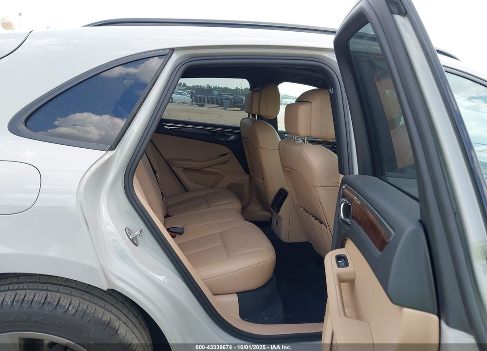 2022 PORSCHE MACAN VIN: WP1AA2A53NLB11184