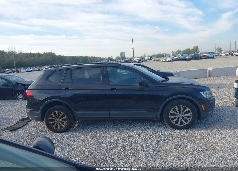 2018 VOLKSWAGEN TIGUAN VIN: 3VV1B7AXXJM013499