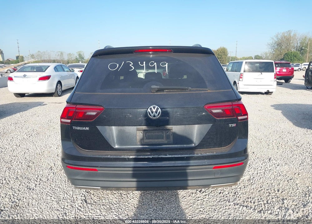 2018 VOLKSWAGEN TIGUAN VIN: 3VV1B7AXXJM013499