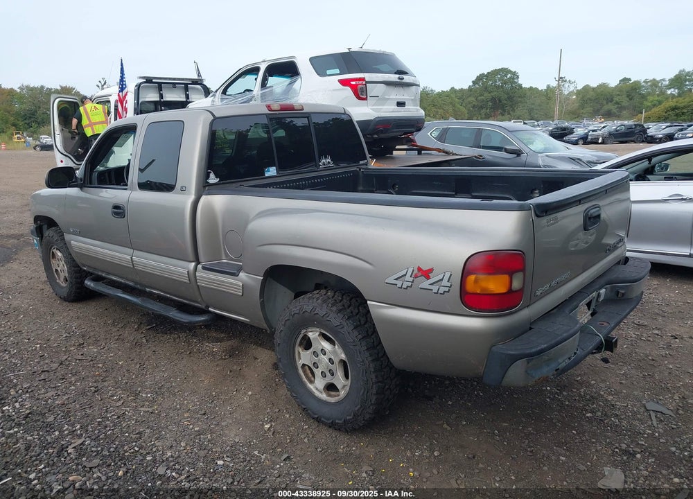 2000 CHEVROLET SILVERADO 1500 LS VIN: 1GCEK19T7YZ109808