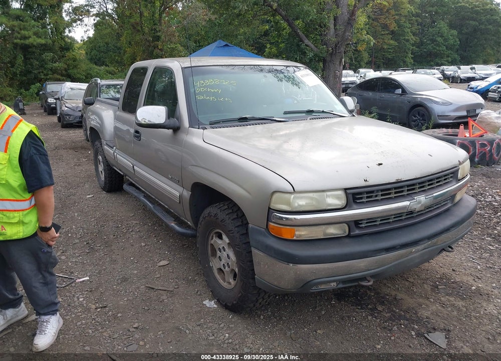 2000 CHEVROLET SILVERADO 1500 LS VIN: 1GCEK19T7YZ109808