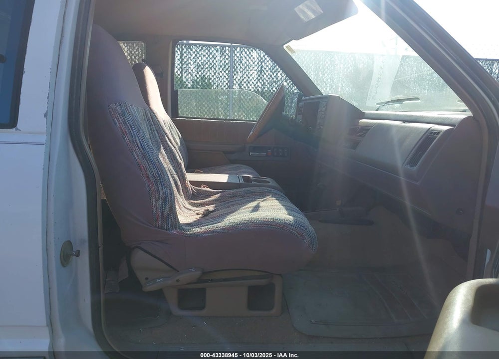 1993 GMC SIERRA VIN: 2GTFK29K9P1517333