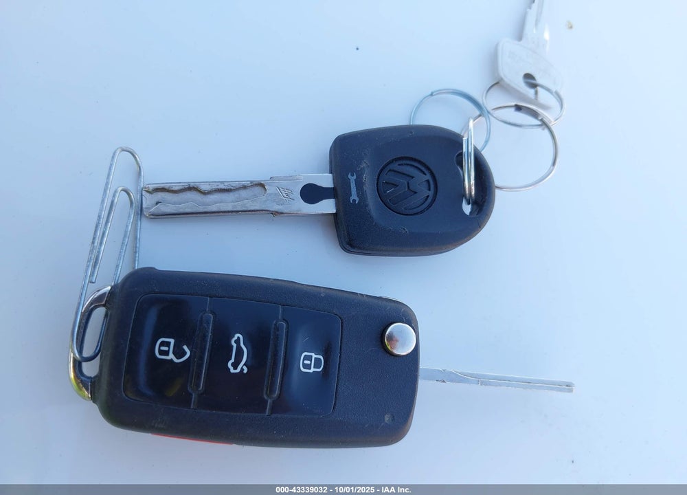 2011 VOLKSWAGEN JETTA SPORTWAGEN 2.0L TDI VIN: 3VWPL7AJ7BM626647