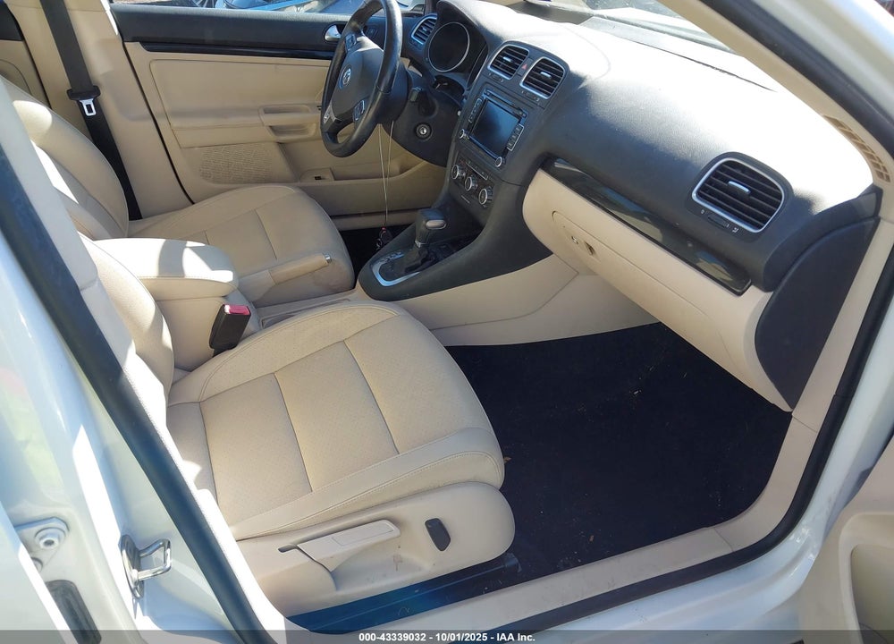 2011 VOLKSWAGEN JETTA SPORTWAGEN 2.0L TDI VIN: 3VWPL7AJ7BM626647