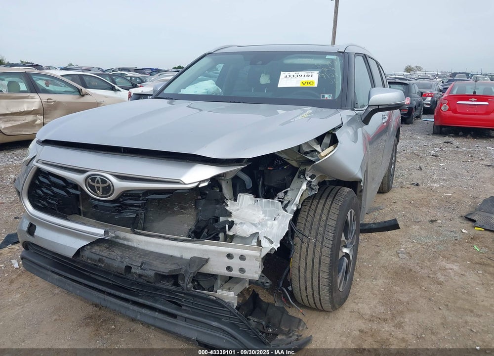 2023 TOYOTA HIGHLANDER XLE VIN: 5TDKDRAH9PS520744